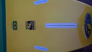 “D” 9.6x31x4½ - O modelo mais surf da família Aloha possui a rabeta Diamond (“D”) é a famosa prancha “MIDDLE” do SUP, ideal para o surfista que curte o surfar com estabilidade e para os remadores mais leves que desejam uma prancha pequena fácil de carregar e que dê pra remar tranquilo.